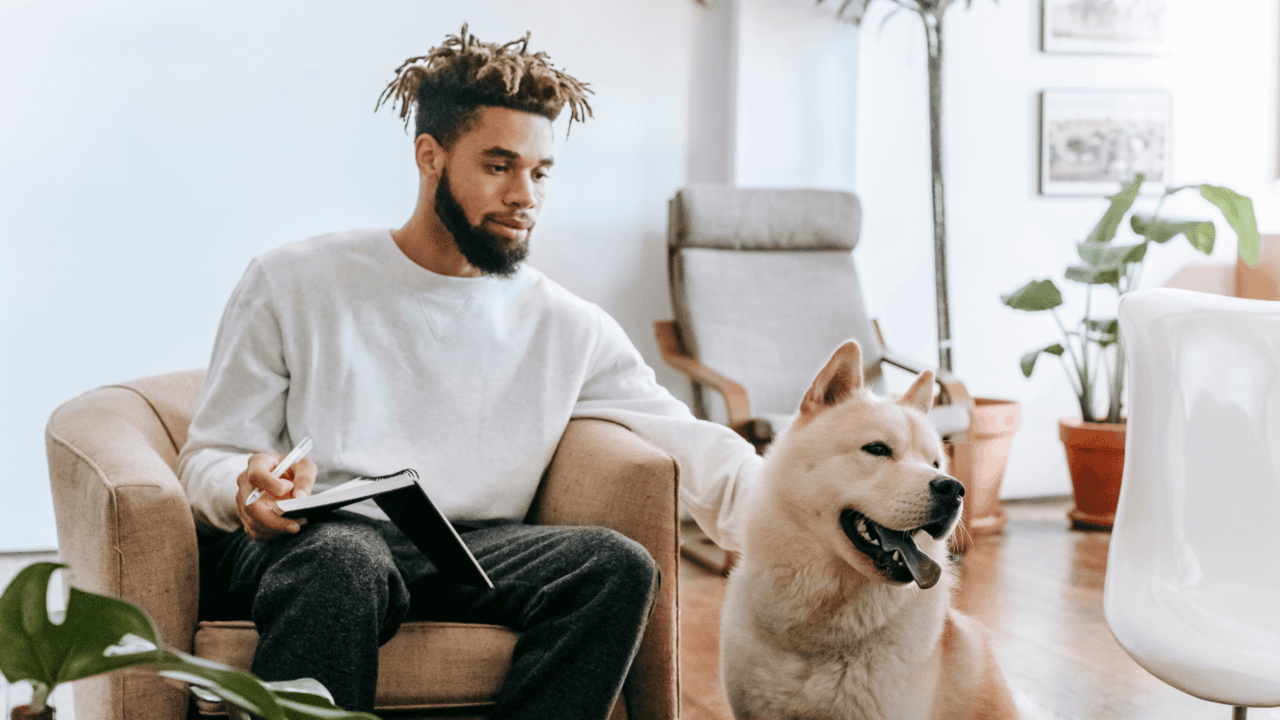 A person keeping a diary of their dog's panting